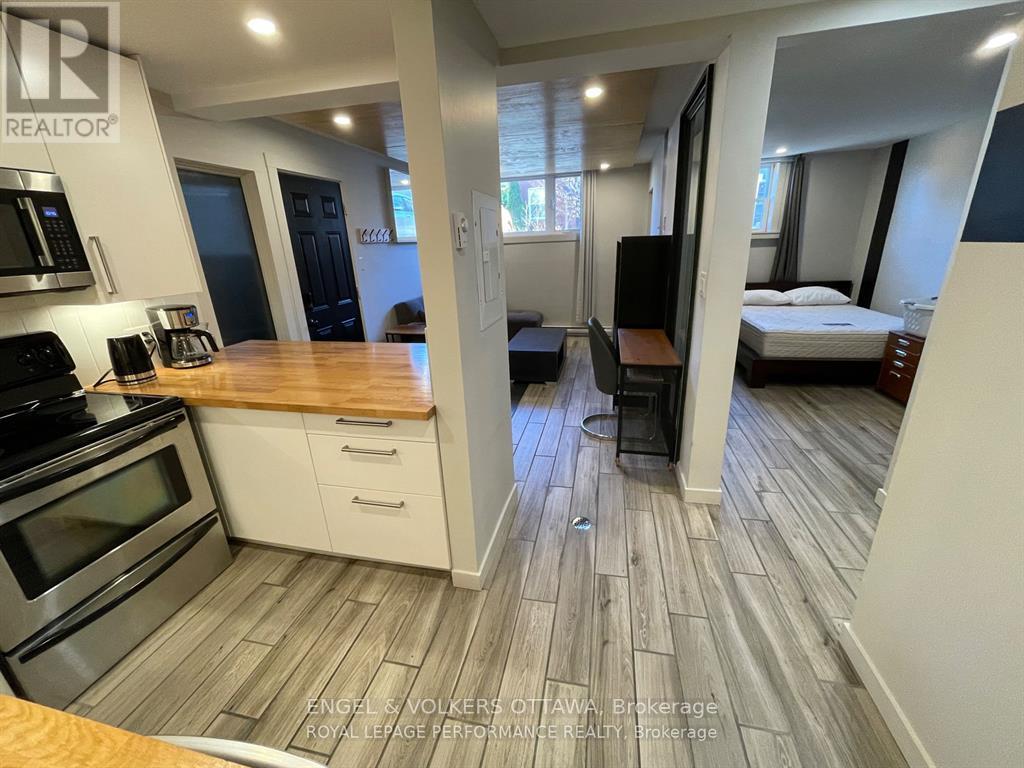 10 Sherbrooke Avenue, Ottawa, Ontario  K1Y 1R7 - Photo 3 - X13504228