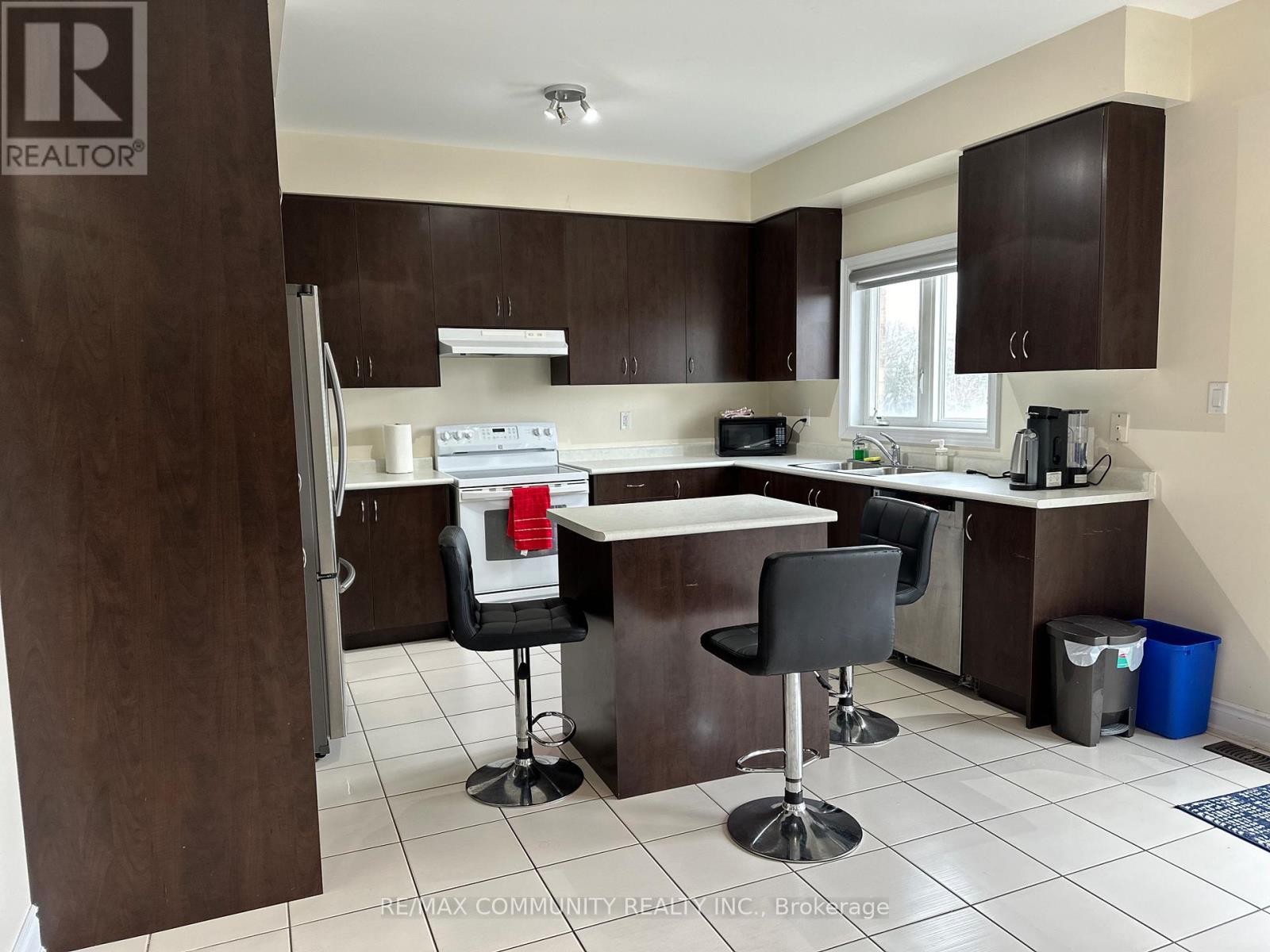 1345 Bardeau Street, Innisfil, Ontario  L0L 1W0 - Photo 7 - N13498588