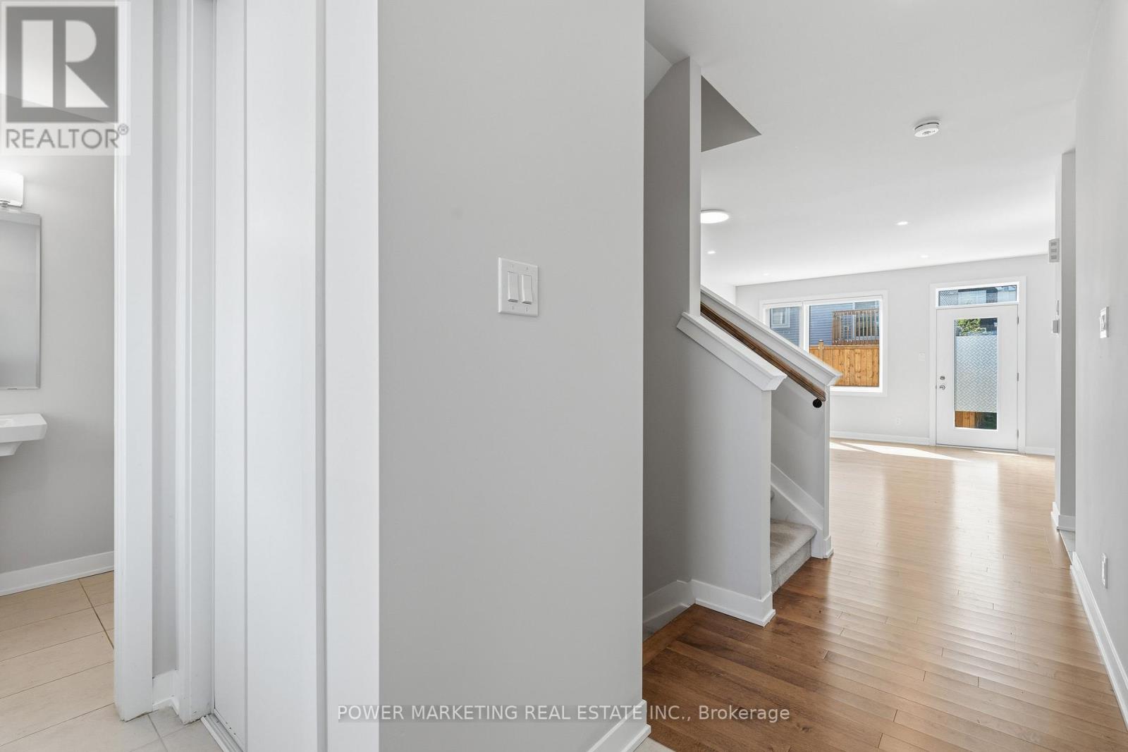 448 Epoch Street, Ottawa, Ontario  K2J 6X7 - Photo 4 - X13504268