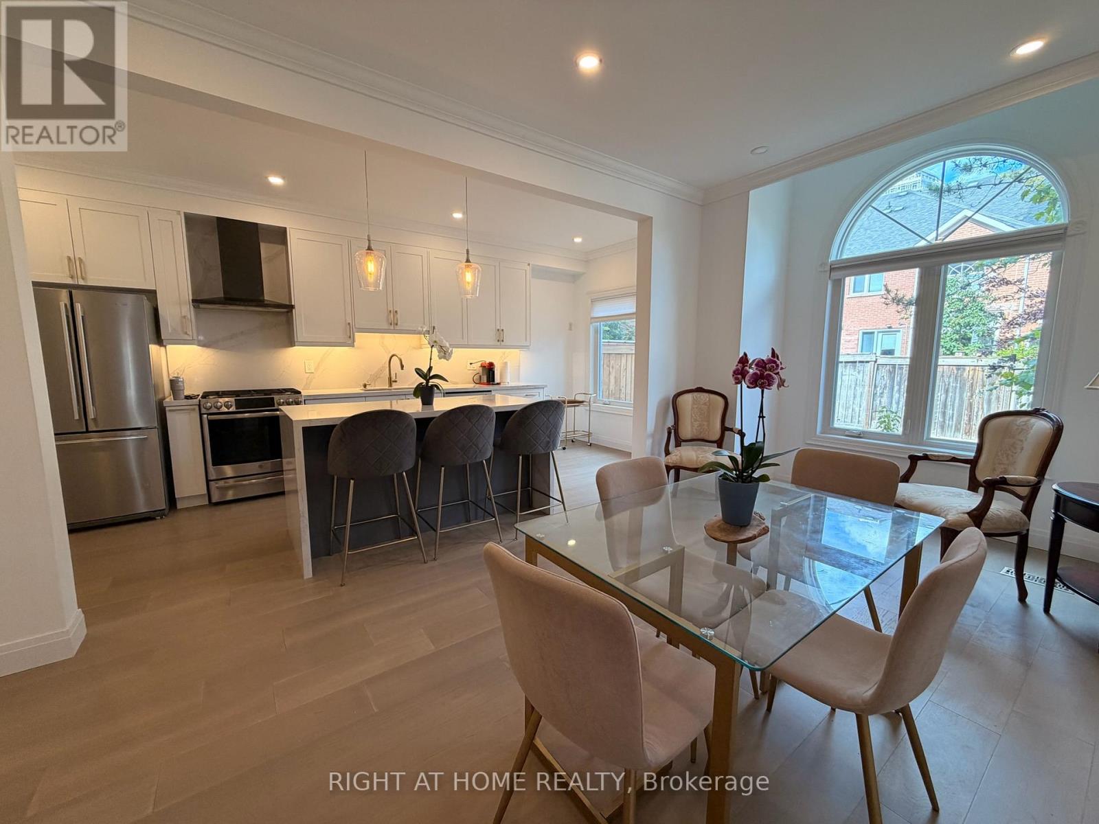 7 - 2 Mary Gapper Crescent, Richmond Hill, Ontario  L4C 0J4 - Photo 11 - N13502798