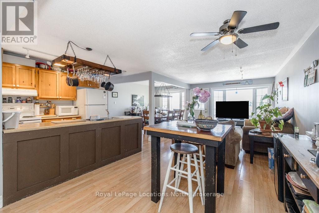 2222 Shore Lane, Wasaga Beach, Ontario  L9Z 2X7 - Photo 12 - S13504272