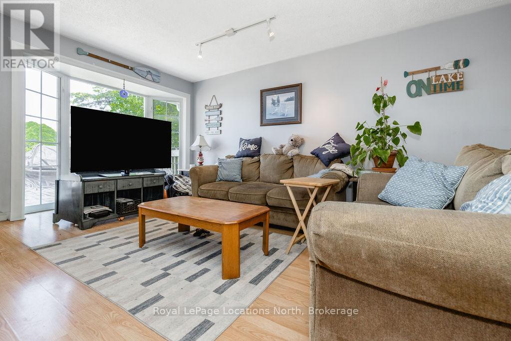 2222 Shore Lane, Wasaga Beach, Ontario  L9Z 2X7 - Photo 16 - S13504272