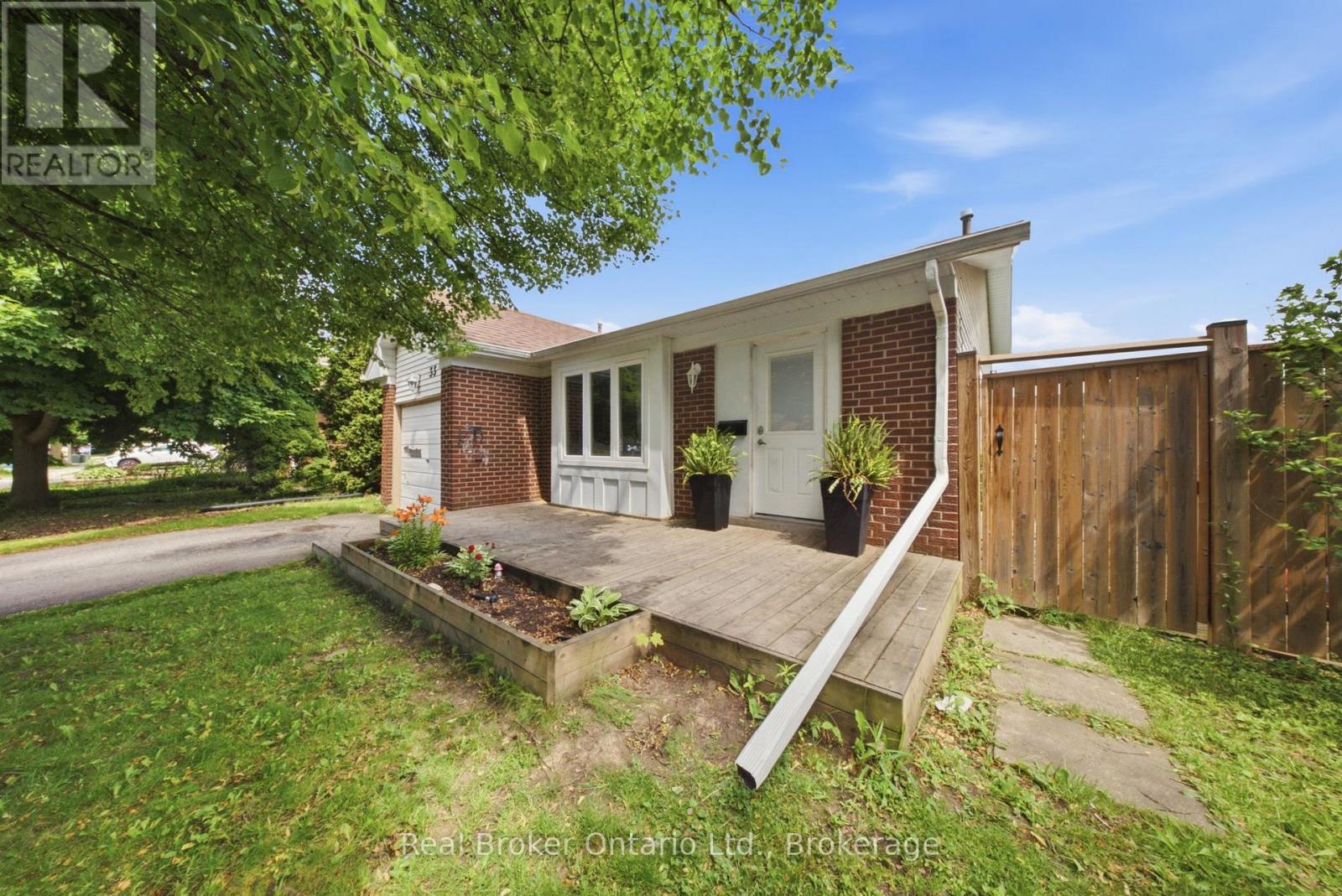 33 Hallmark Street, Brantford, Ontario  N3P 1A6 - Photo 2 - X13504152