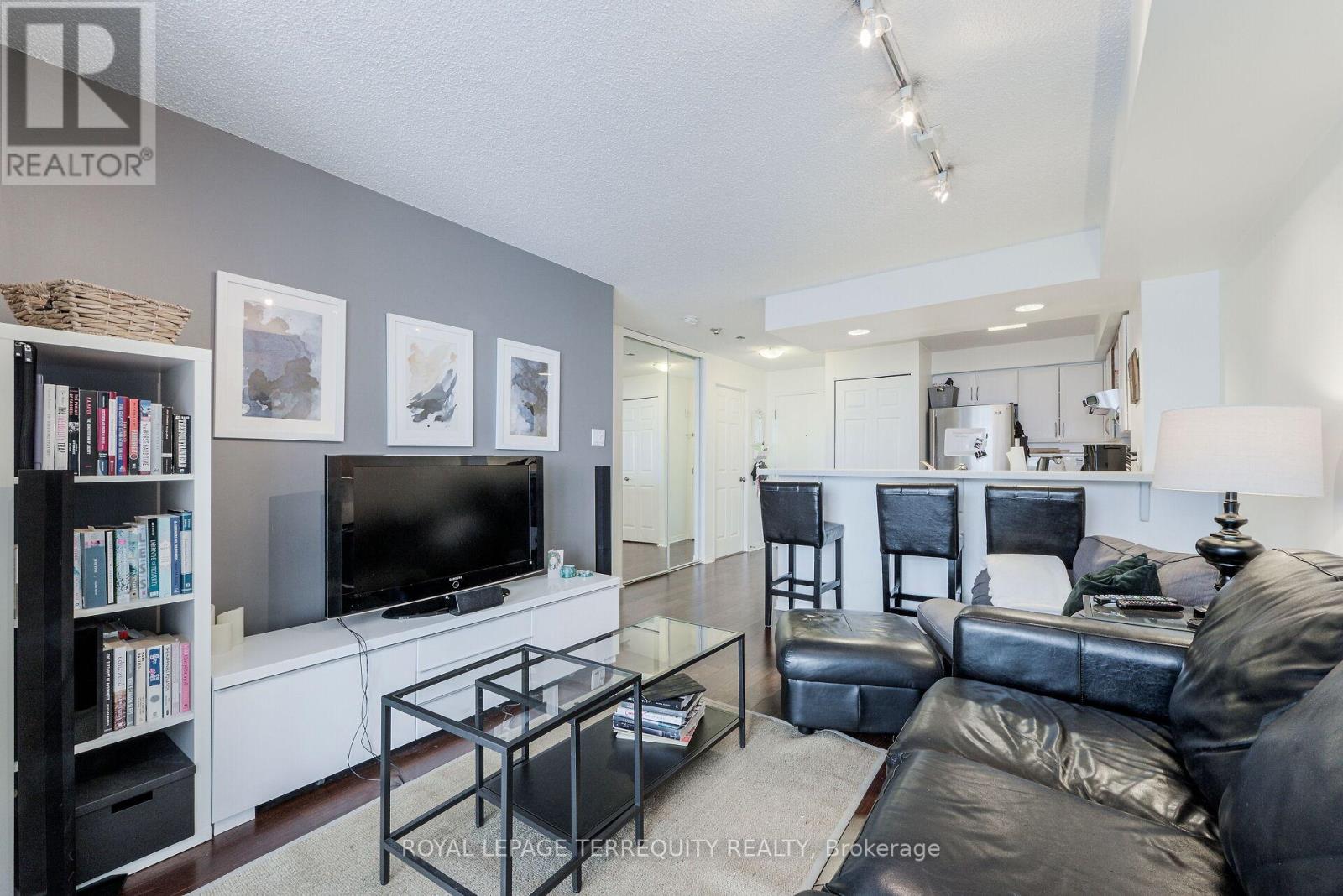 #1018 - 801 King Street W, Toronto, Ontario  M5V 1N4 - Photo 11 - C13502778