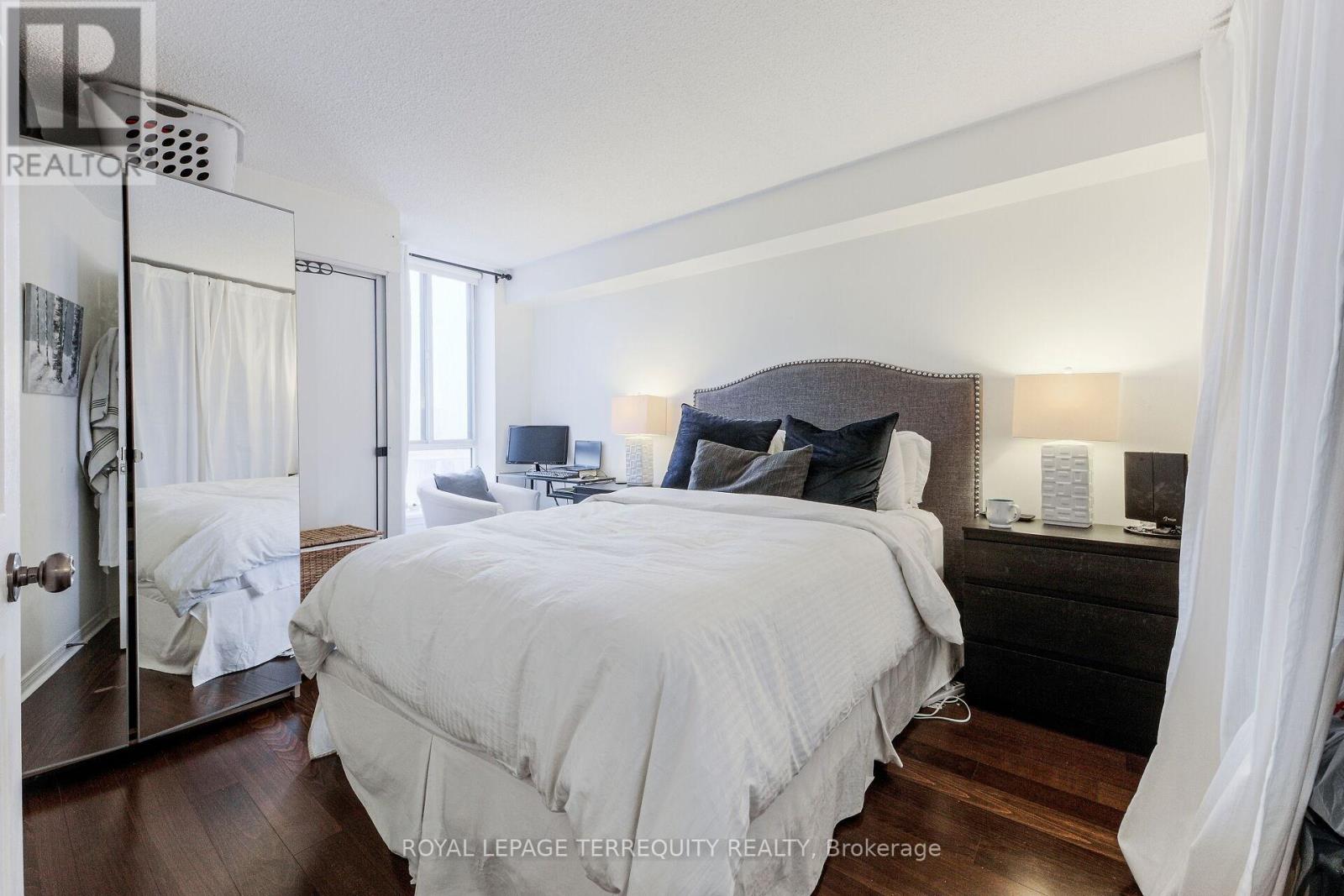 #1018 - 801 King Street W, Toronto, Ontario  M5V 1N4 - Photo 18 - C13502778