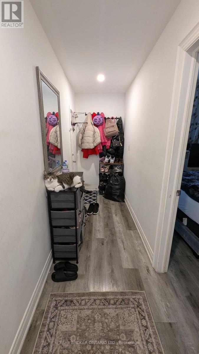 4 - 2199 Gerrard Street E, Toronto, Ontario  M4E 2C6 - Photo 11 - E13504220