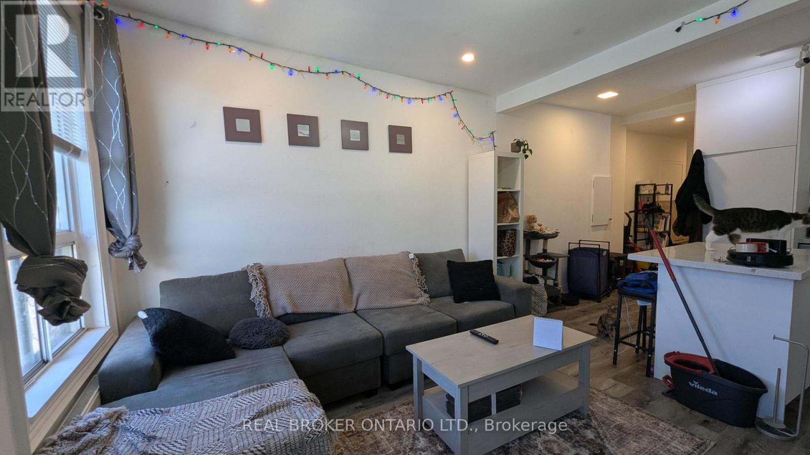 4 - 2199 Gerrard Street E, Toronto, Ontario  M4E 2C6 - Photo 9 - E13504220