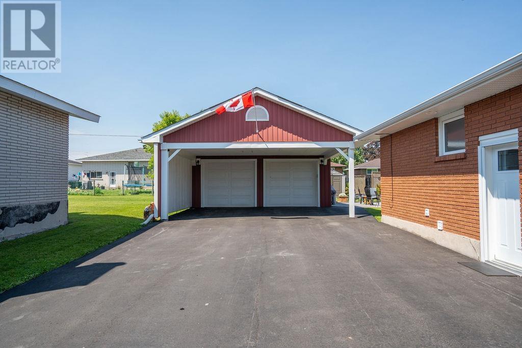 338 Sydenham Rd, Sault Ste. Marie, Ontario  P6C 2X7 - Photo 5 - SM261660