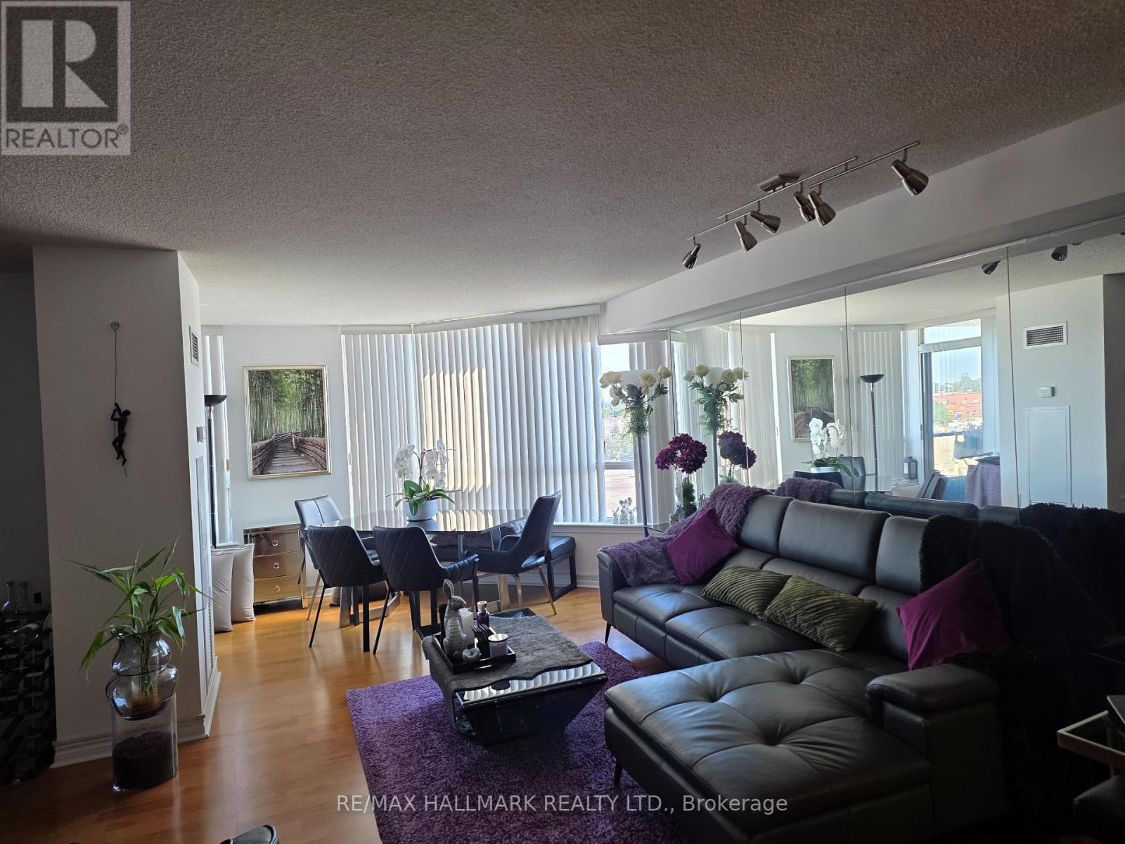 611 - 9017 Leslie Street, Richmond Hill, Ontario  L4B 4R8 - Photo 4 - N13493068