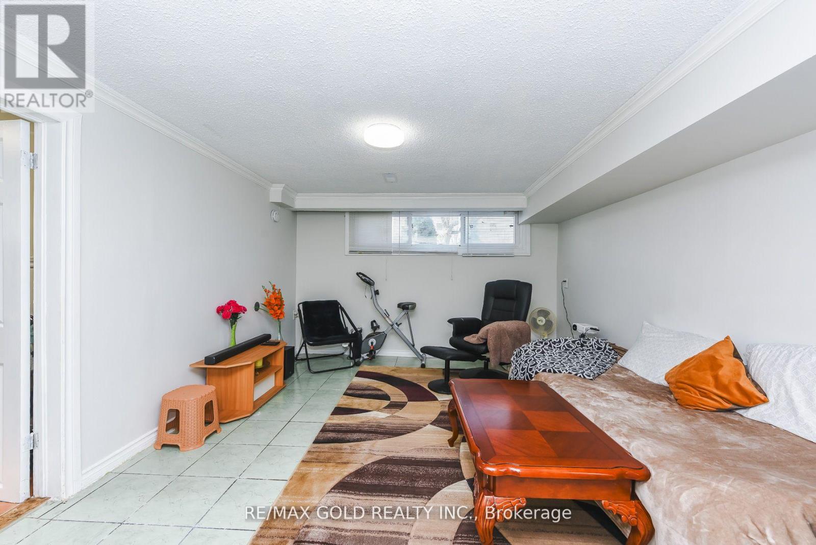7464 Homeside Gardens, Mississauga, Ontario  L4T 2A7 - Photo 31 - W13504316