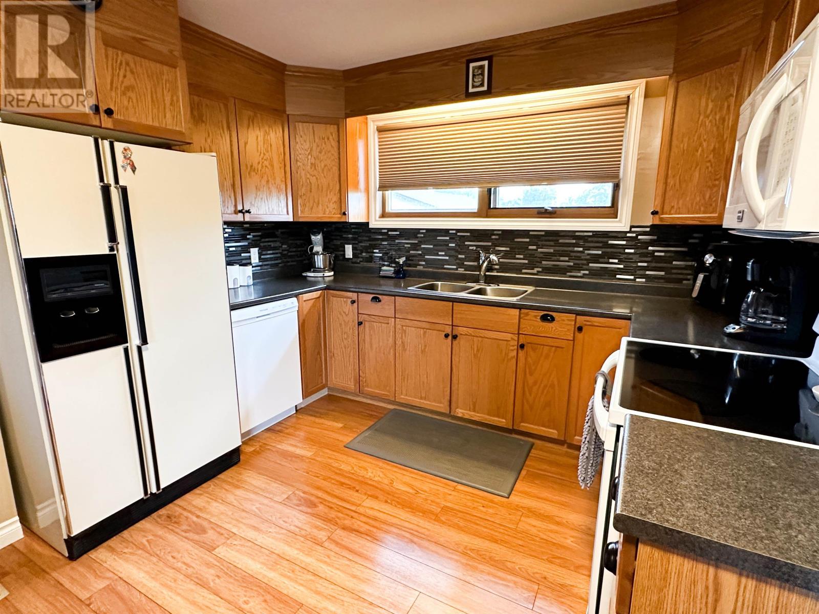 128 Dickenson Rd, Balmertown, Ontario  P0V 1C0 - Photo 5 - TB2601739