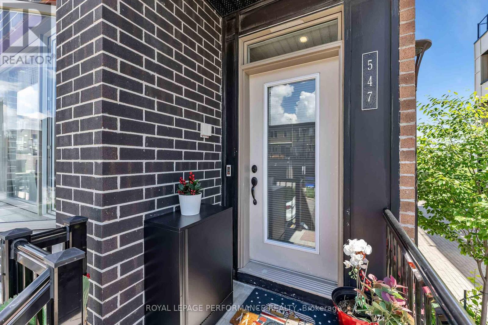 547 Ozawa Private, Ottawa, Ontario  K1K 4Z8 - Photo 3 - X13504442