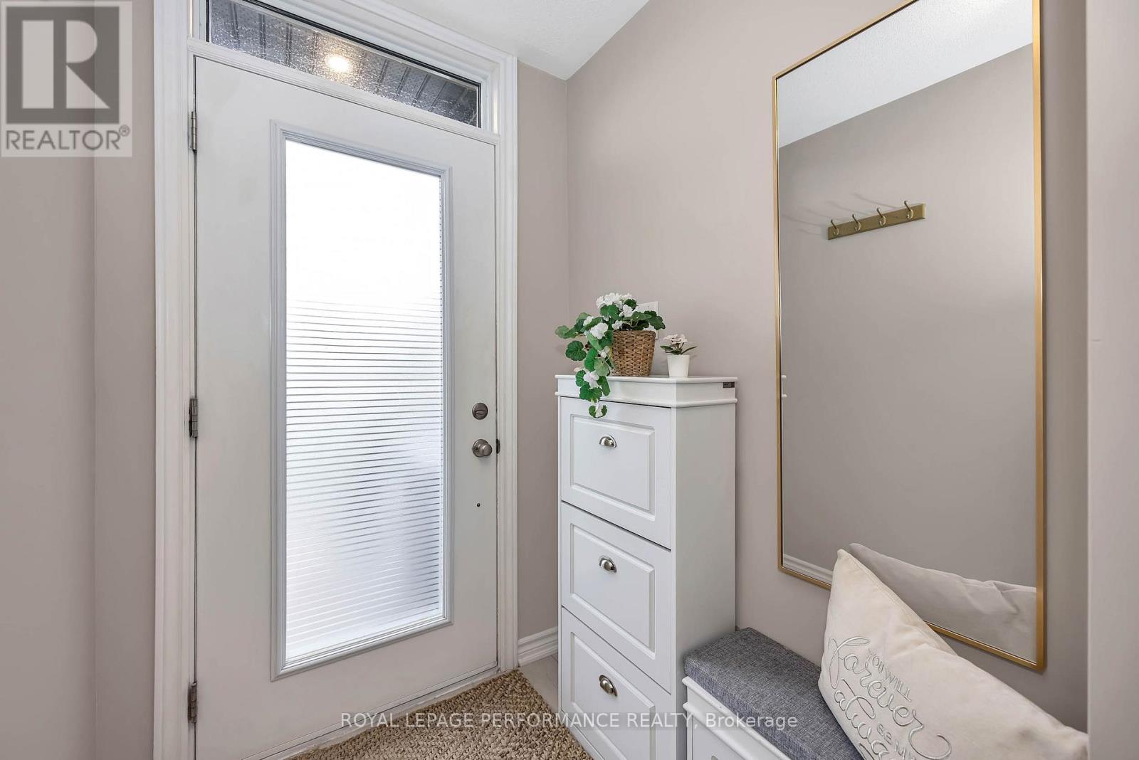 547 Ozawa Private, Ottawa, Ontario  K1K 4Z8 - Photo 5 - X13504442
