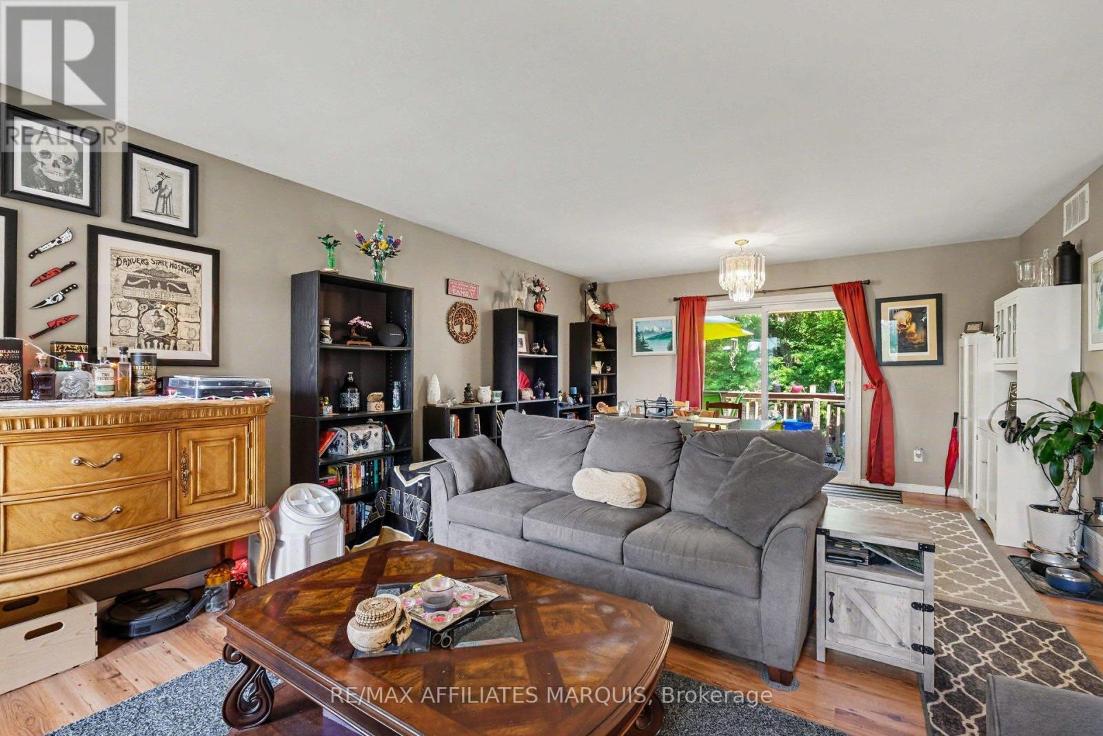 7496 Roger Stevens Drive, Montague, Ontario  K7A 4X9 - Photo 7 - X13504452