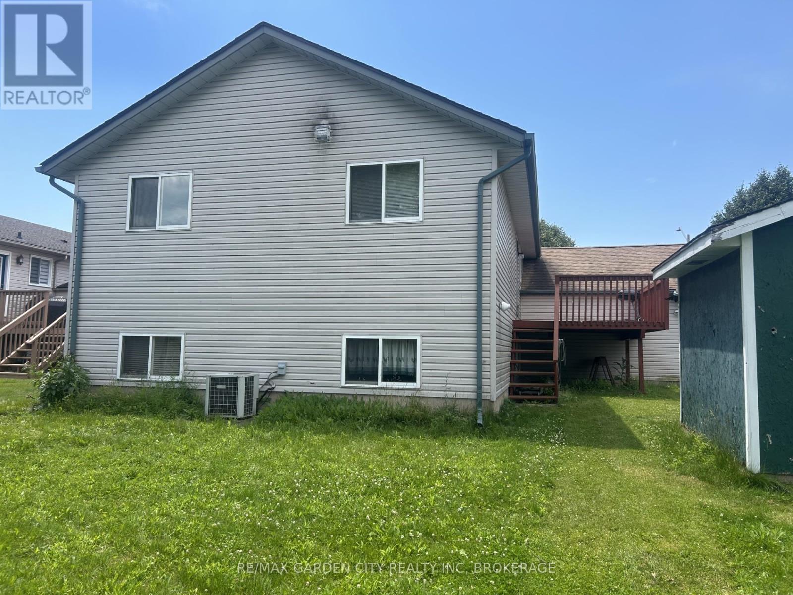 822 Woodside Court, Fort Erie, Ontario  L2A 6R5 - Photo 4 - X13504522