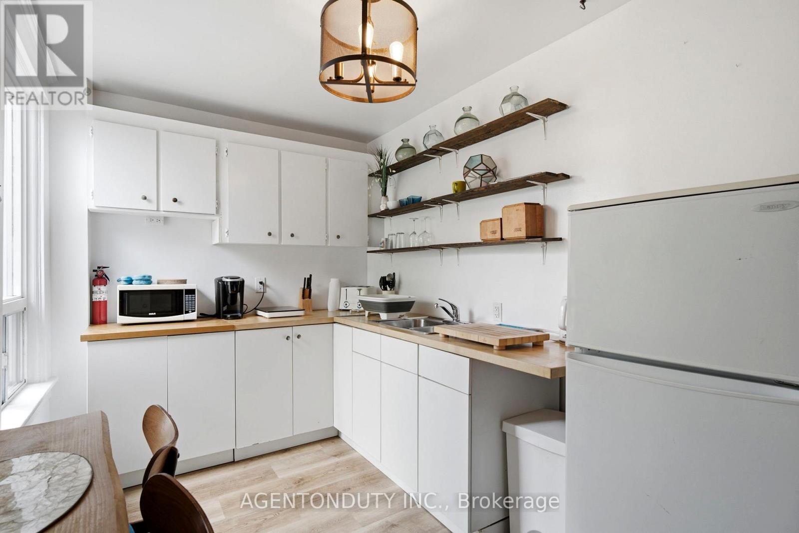 200 St Helen's Avenue, Toronto, Ontario  M6H 4A1 - Photo 25 - C13504394