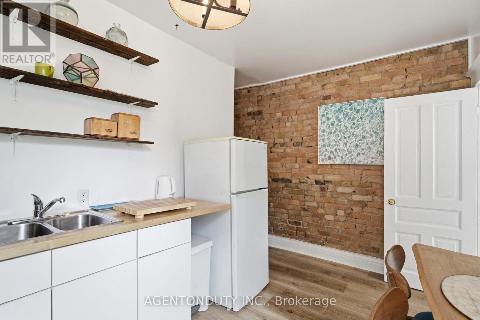 200 St Helen's Avenue, Toronto, Ontario  M6H 4A1 - Photo 26 - C13504394