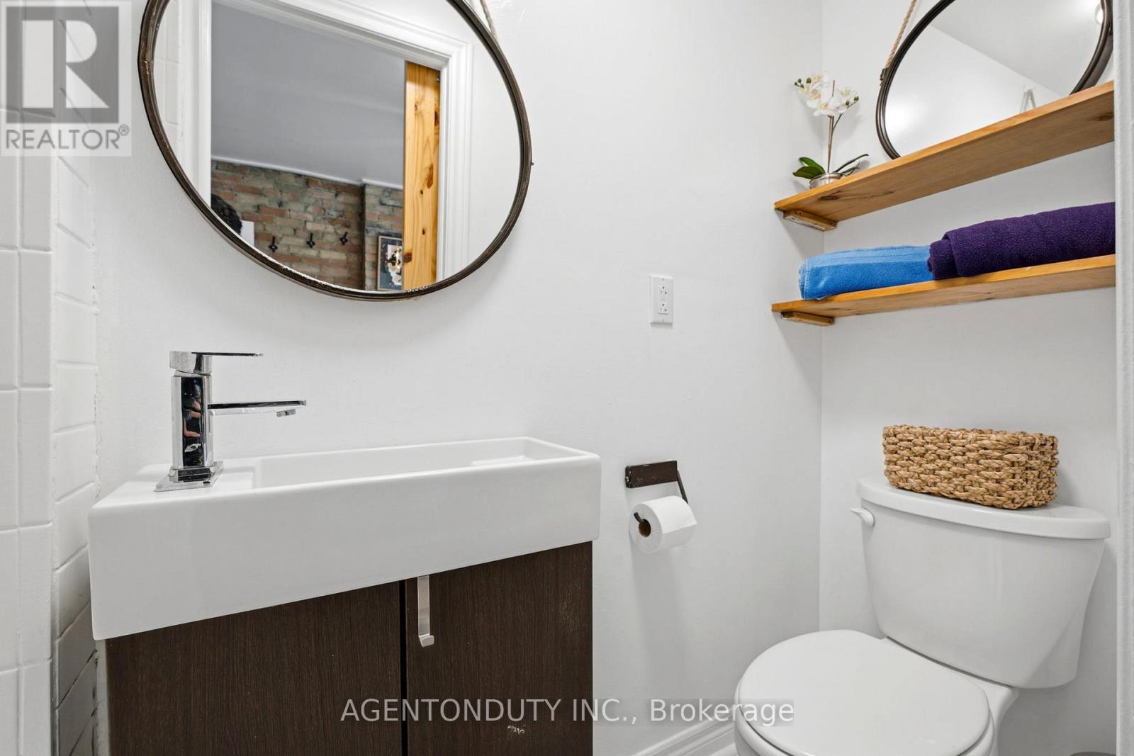 200 St Helen's Avenue, Toronto, Ontario  M6H 4A1 - Photo 32 - C13504394