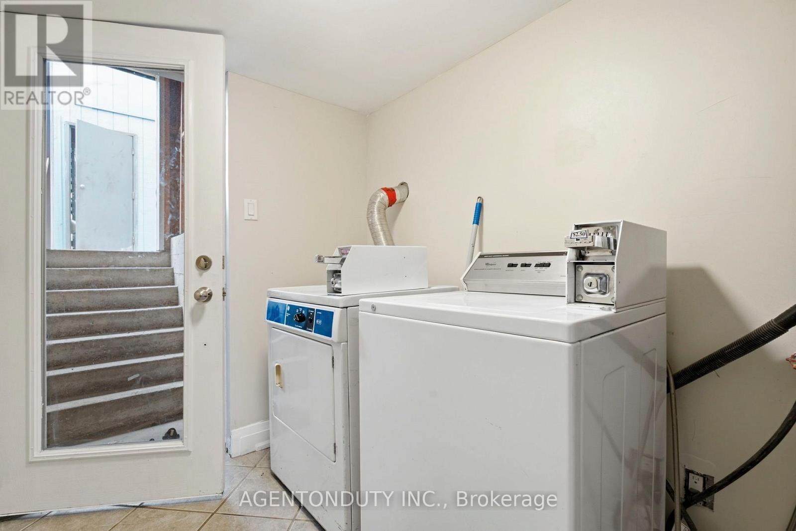 200 St Helen's Avenue, Toronto, Ontario  M6H 4A1 - Photo 33 - C13504394