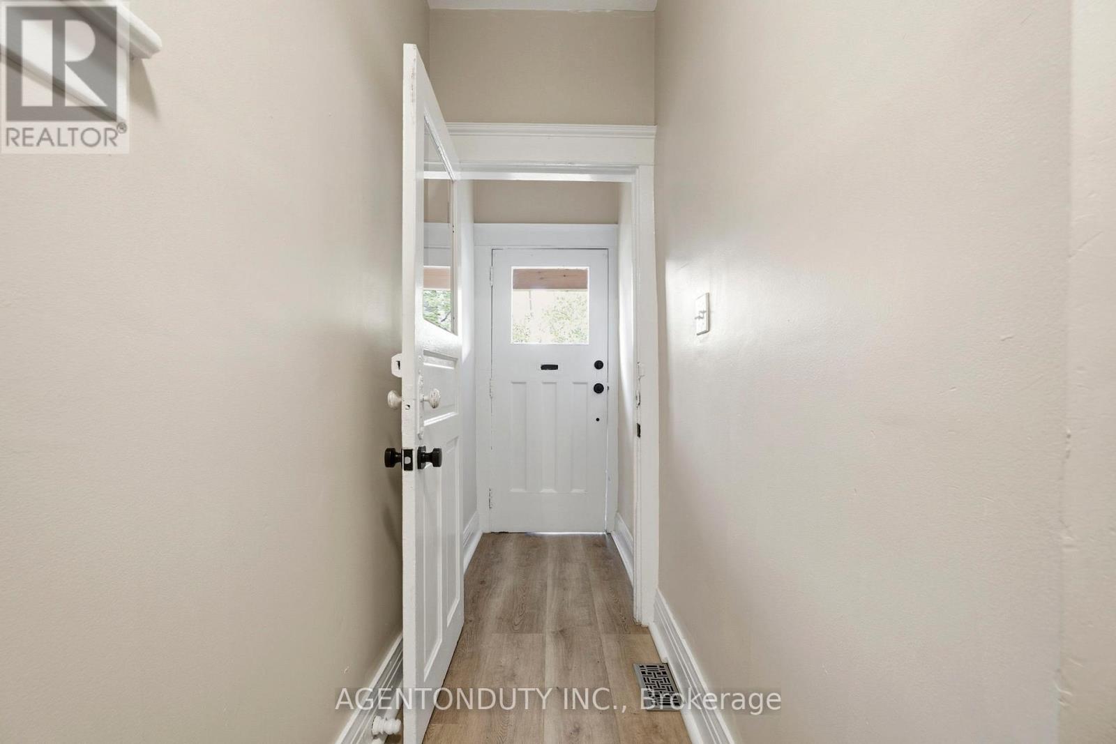 200 St Helen's Avenue, Toronto, Ontario  M6H 4A1 - Photo 7 - C13504394