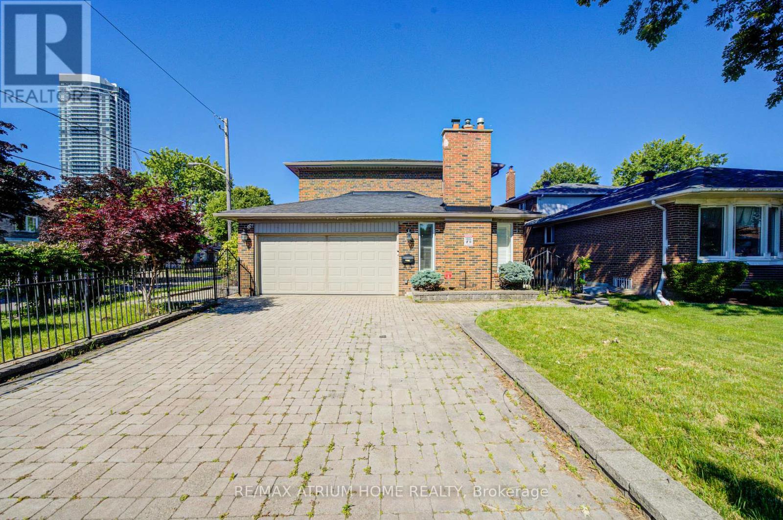 8 PATRICK BOULEVARD, Toronto, Ontario