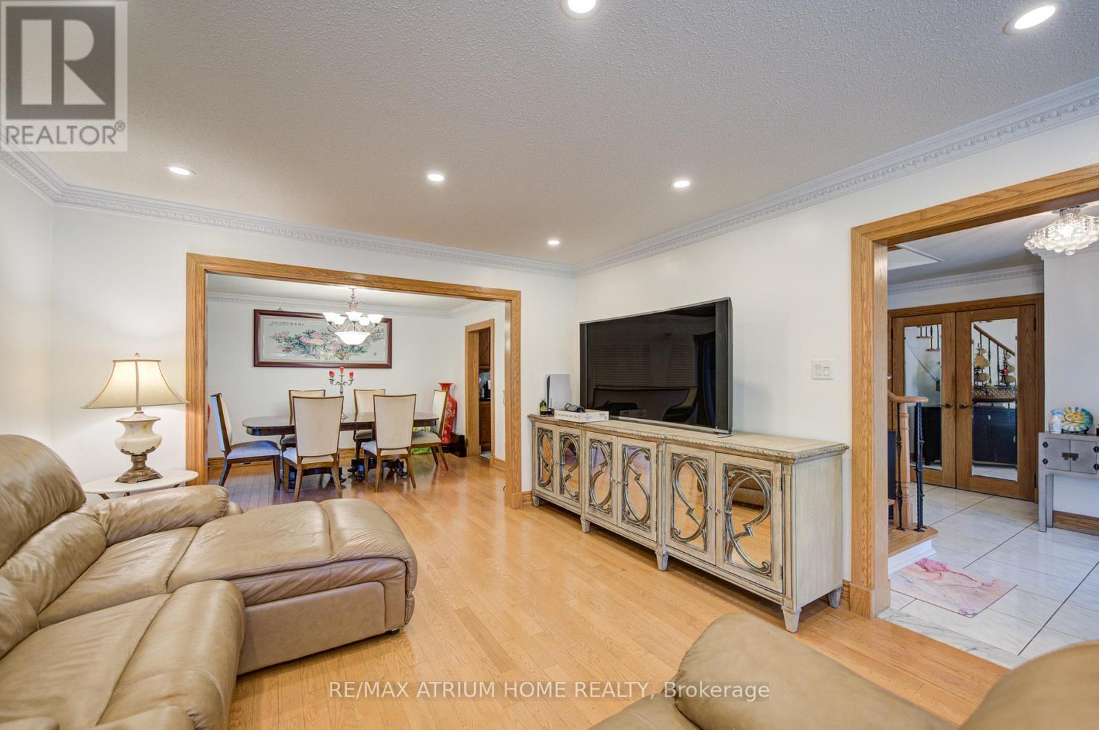 8 Patrick Boulevard, Toronto, Ontario  M2J 3K8 - Photo 12 - C13504420