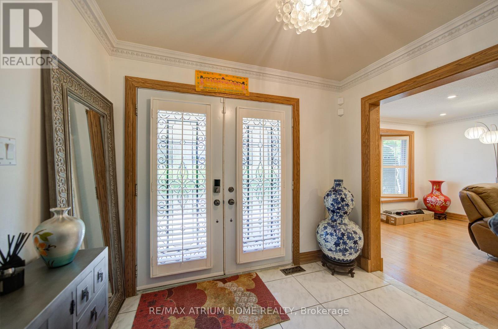 8 Patrick Boulevard, Toronto, Ontario  M2J 3K8 - Photo 2 - C13504420