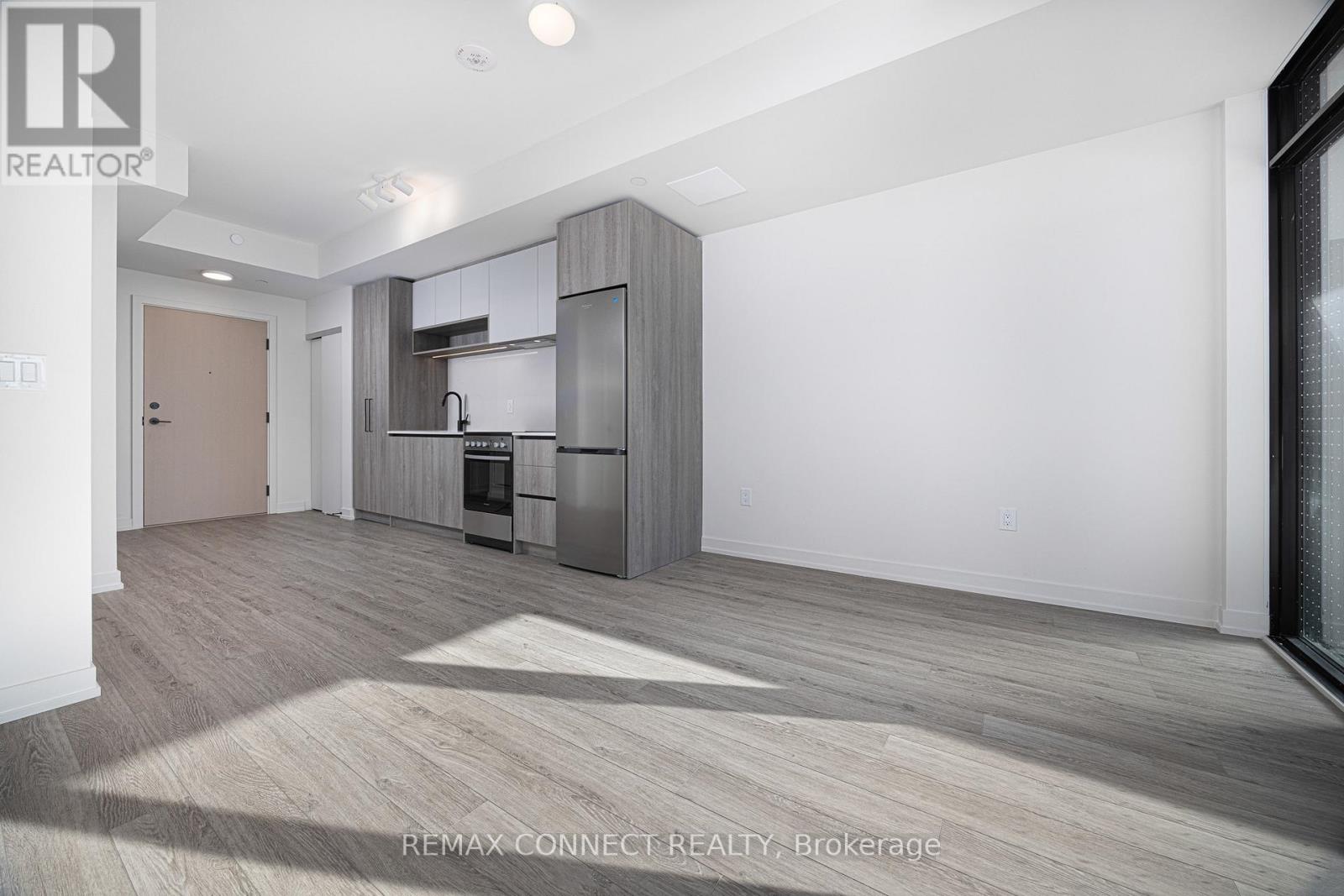 303 - 181 Sterling Road, Toronto, Ontario  M6R 2B2 - Photo 3 - C13504460