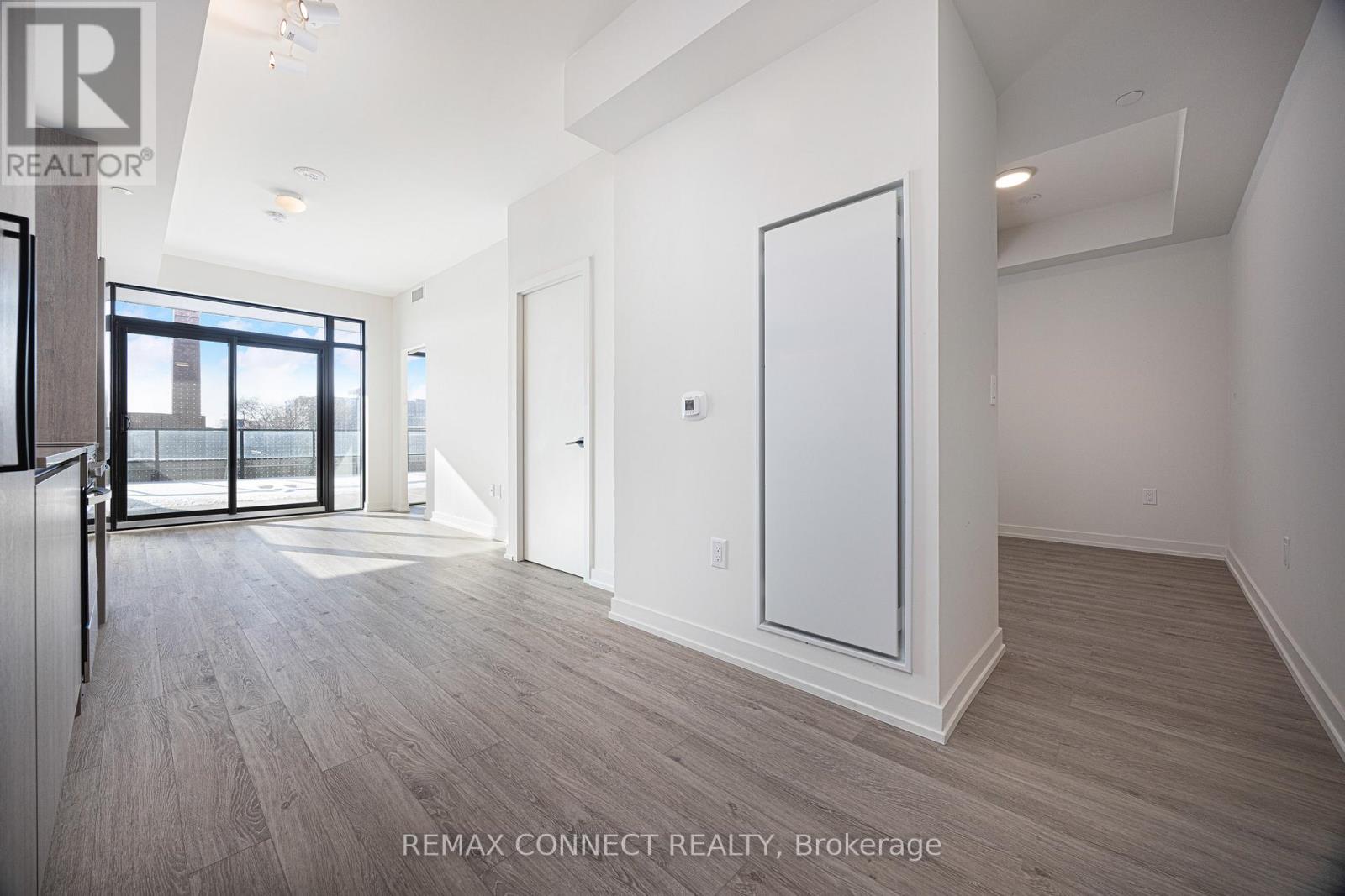 303 - 181 Sterling Road, Toronto, Ontario  M6R 2B2 - Photo 4 - C13504460