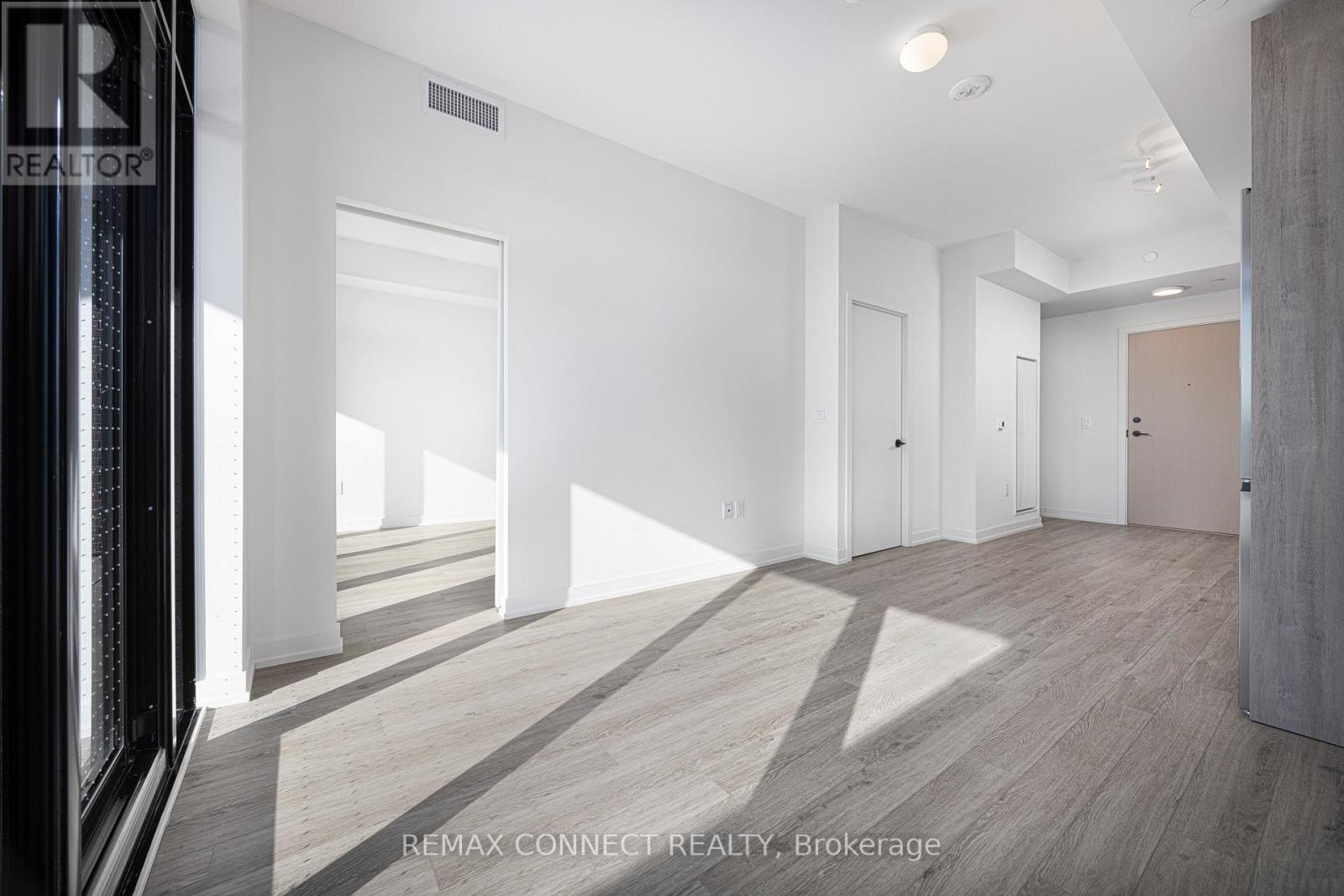 303 - 181 Sterling Road, Toronto, Ontario  M6R 2B2 - Photo 5 - C13504460