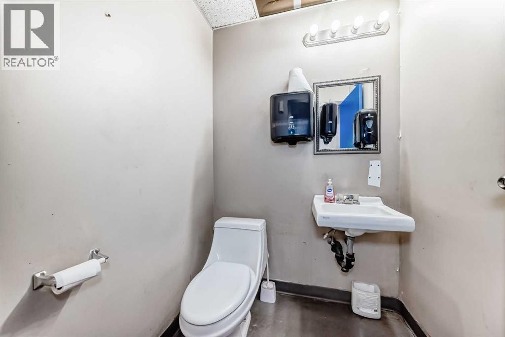 3505 32 Street NE, Calgary, Alberta  T1Y 5Y9 - Photo 12 - A2275521