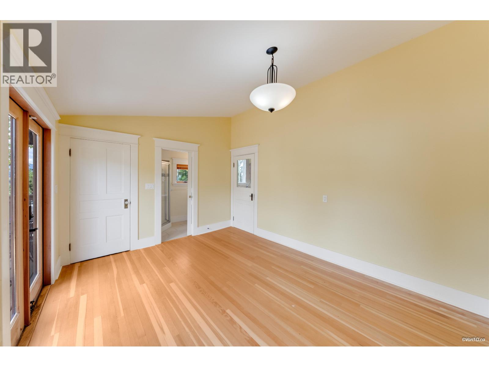 848 E 6th Street, North Vancouver, British Columbia  V7L 1R7 - Photo 5 - R3140918
