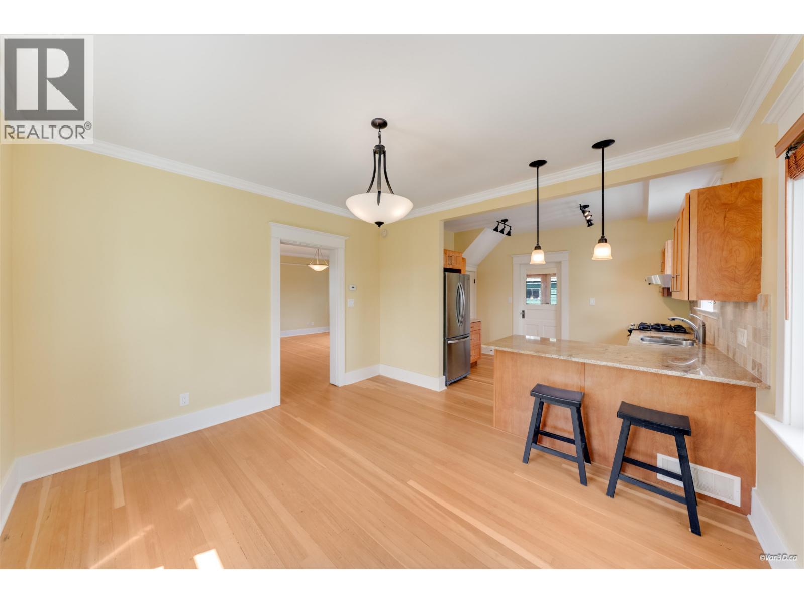 848 E 6th Street, North Vancouver, British Columbia  V7L 1R7 - Photo 14 - R3140918