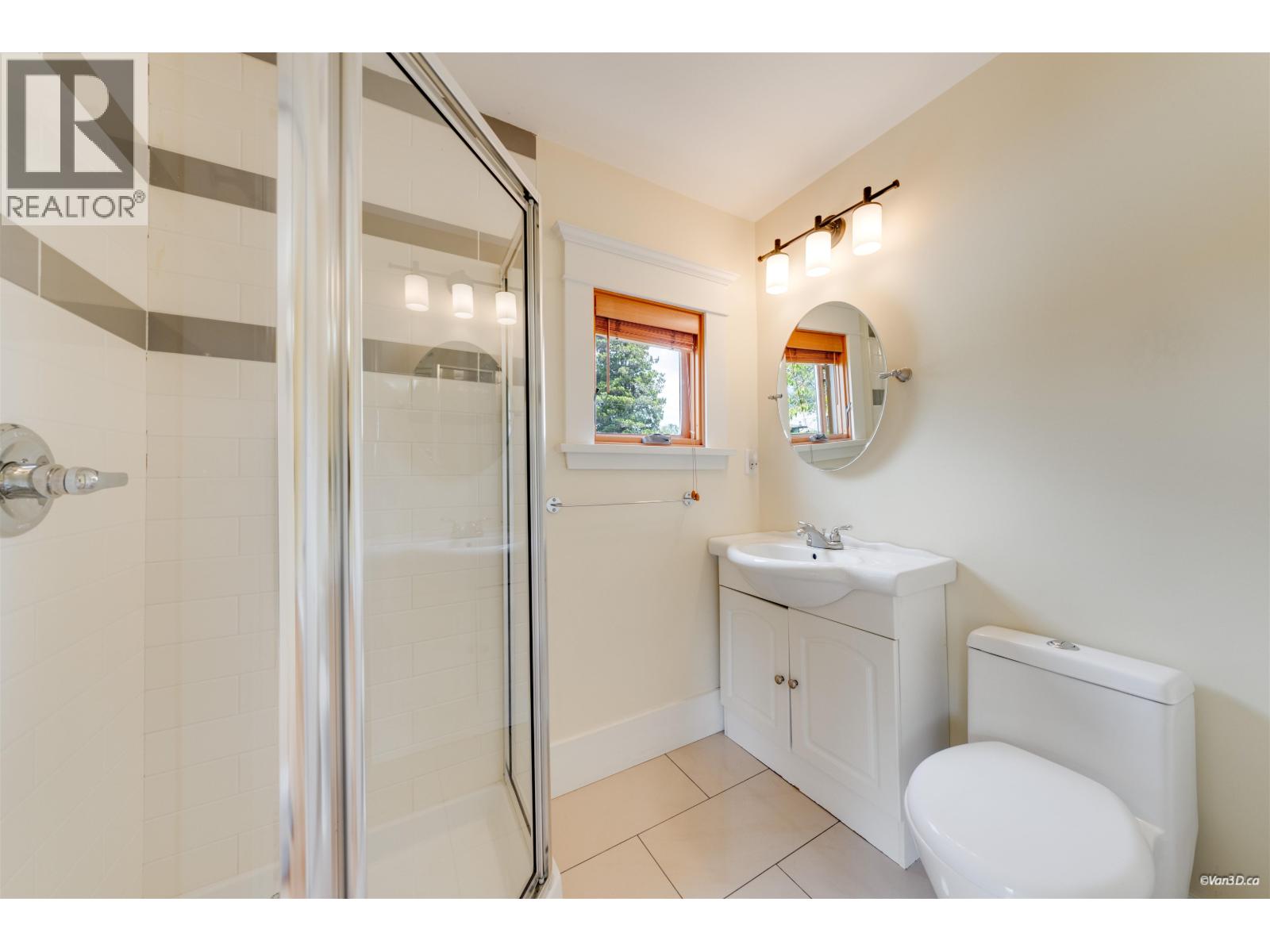 848 E 6th Street, North Vancouver, British Columbia  V7L 1R7 - Photo 9 - R3140918