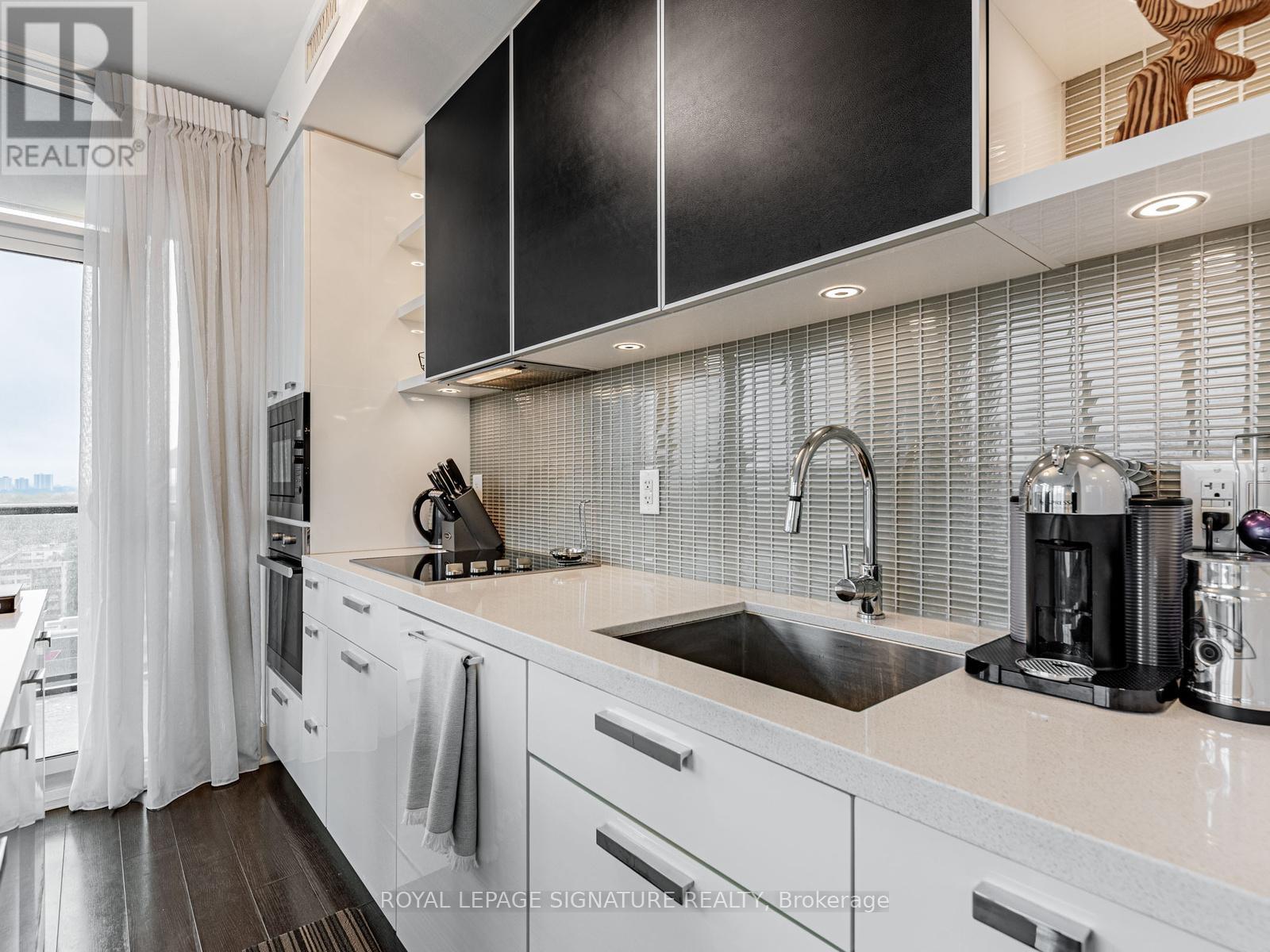 1303 - 32 Davenport Road, Toronto, Ontario  M5R 0B5 - Photo 8 - C13057368