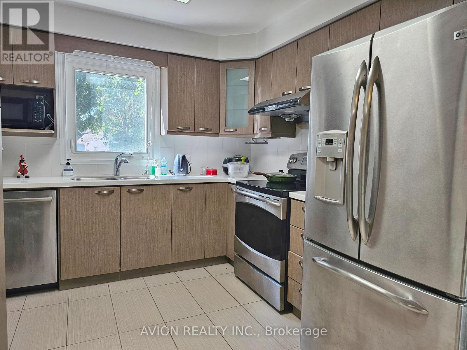 79 Oakhaven Drive, Toronto, Ontario  M1V 1X8 - Photo 3 - E13504456