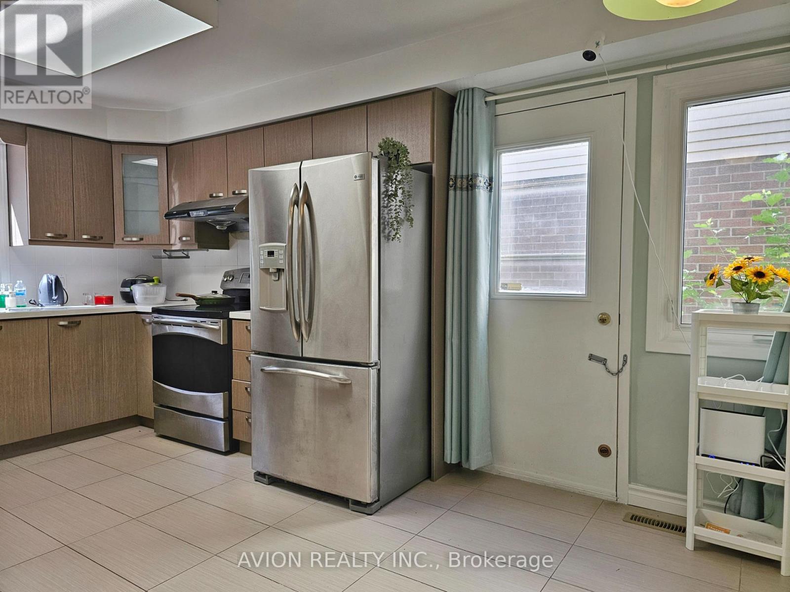 79 Oakhaven Drive, Toronto, Ontario  M1V 1X8 - Photo 4 - E13504456
