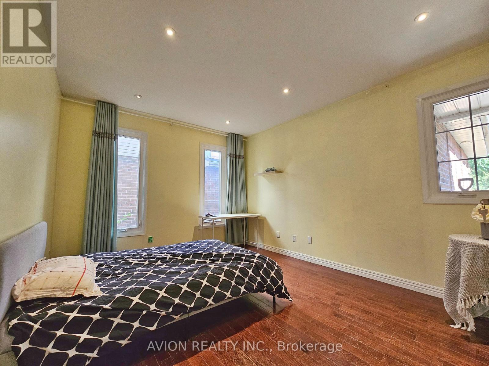 79 Oakhaven Drive, Toronto, Ontario  M1V 1X8 - Photo 6 - E13504456