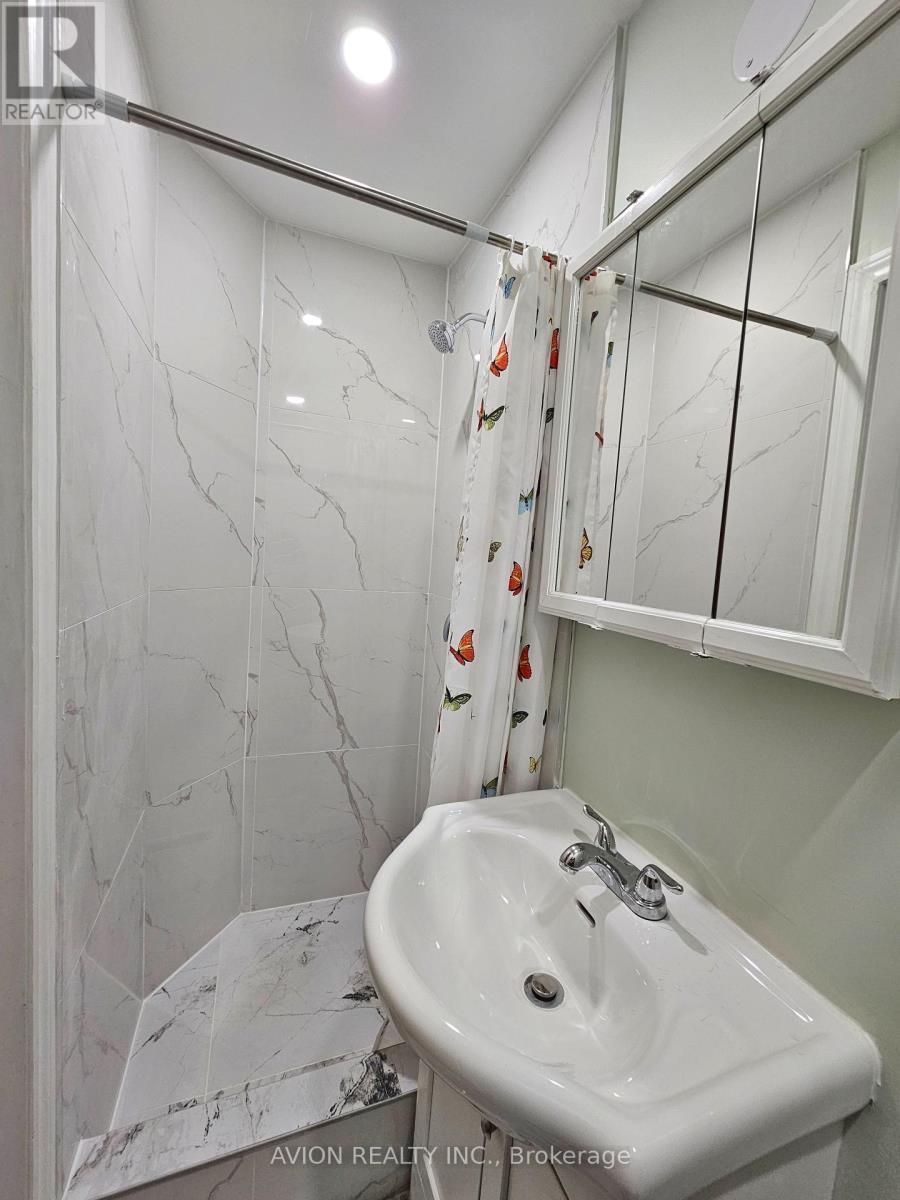 79 Oakhaven Drive, Toronto, Ontario  M1V 1X8 - Photo 8 - E13504456