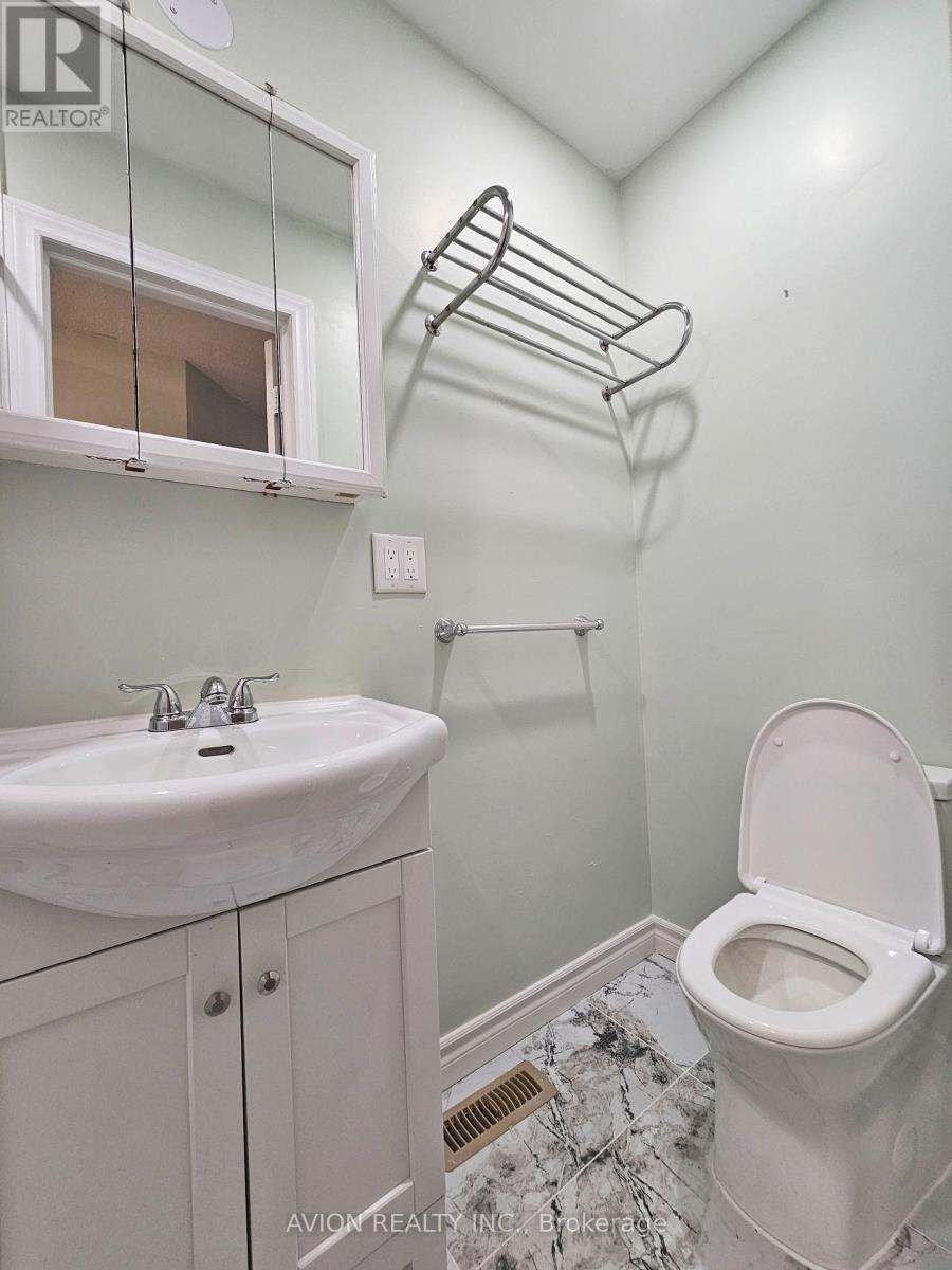 79 Oakhaven Drive, Toronto, Ontario  M1V 1X8 - Photo 9 - E13504456