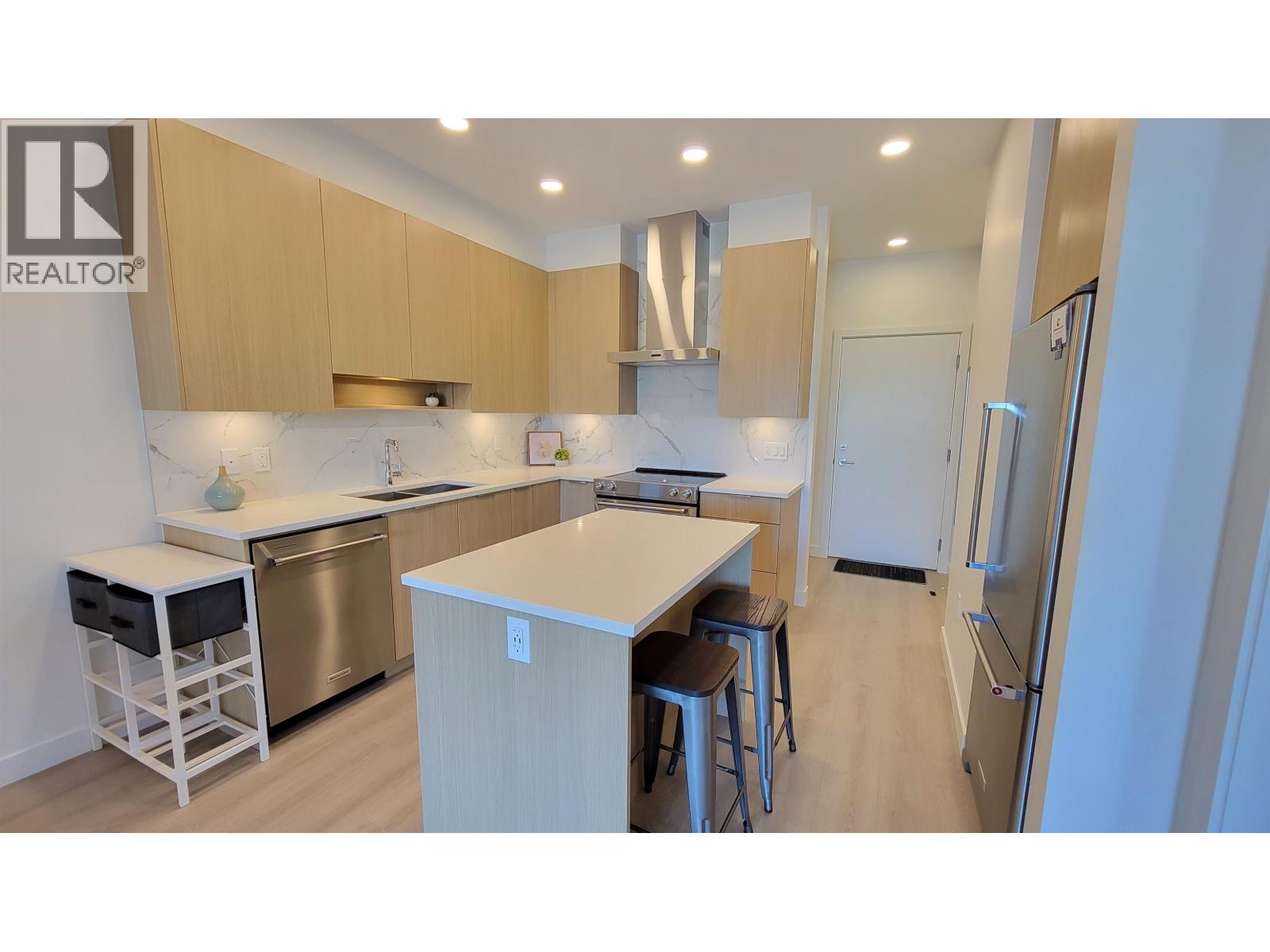 413 7799 17th Street, Burnaby, British Columbia  V3N 0J5 - Photo 4 - R3141183