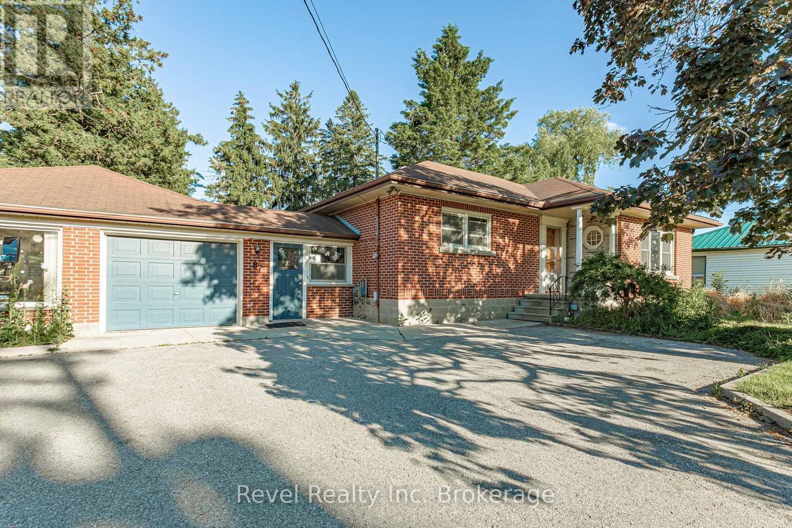 87 Blandford Street, East Zorra-Tavistock, Ontario  N0J 1M0 - Photo 2 - X13504510
