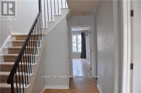 1036 Sawgrass Crescent, Mississauga, Ontario  L5C 3Y3 - Photo 2 - W13504406