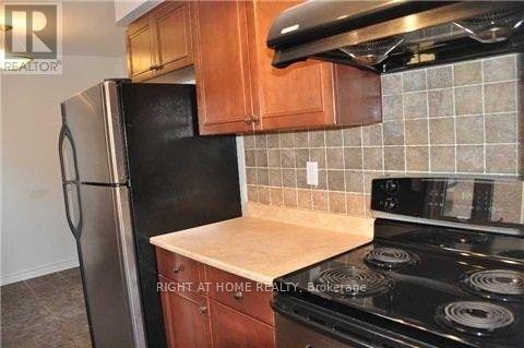 1036 Sawgrass Crescent, Mississauga, Ontario  L5C 3Y3 - Photo 6 - W13504406