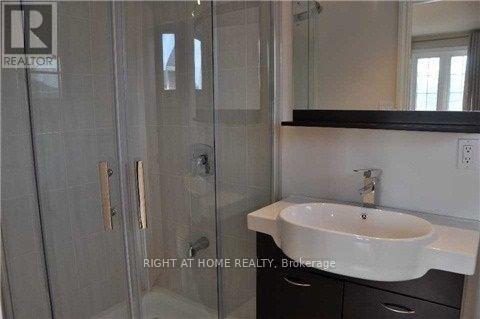 1036 Sawgrass Crescent, Mississauga, Ontario  L5C 3Y3 - Photo 8 - W13504406