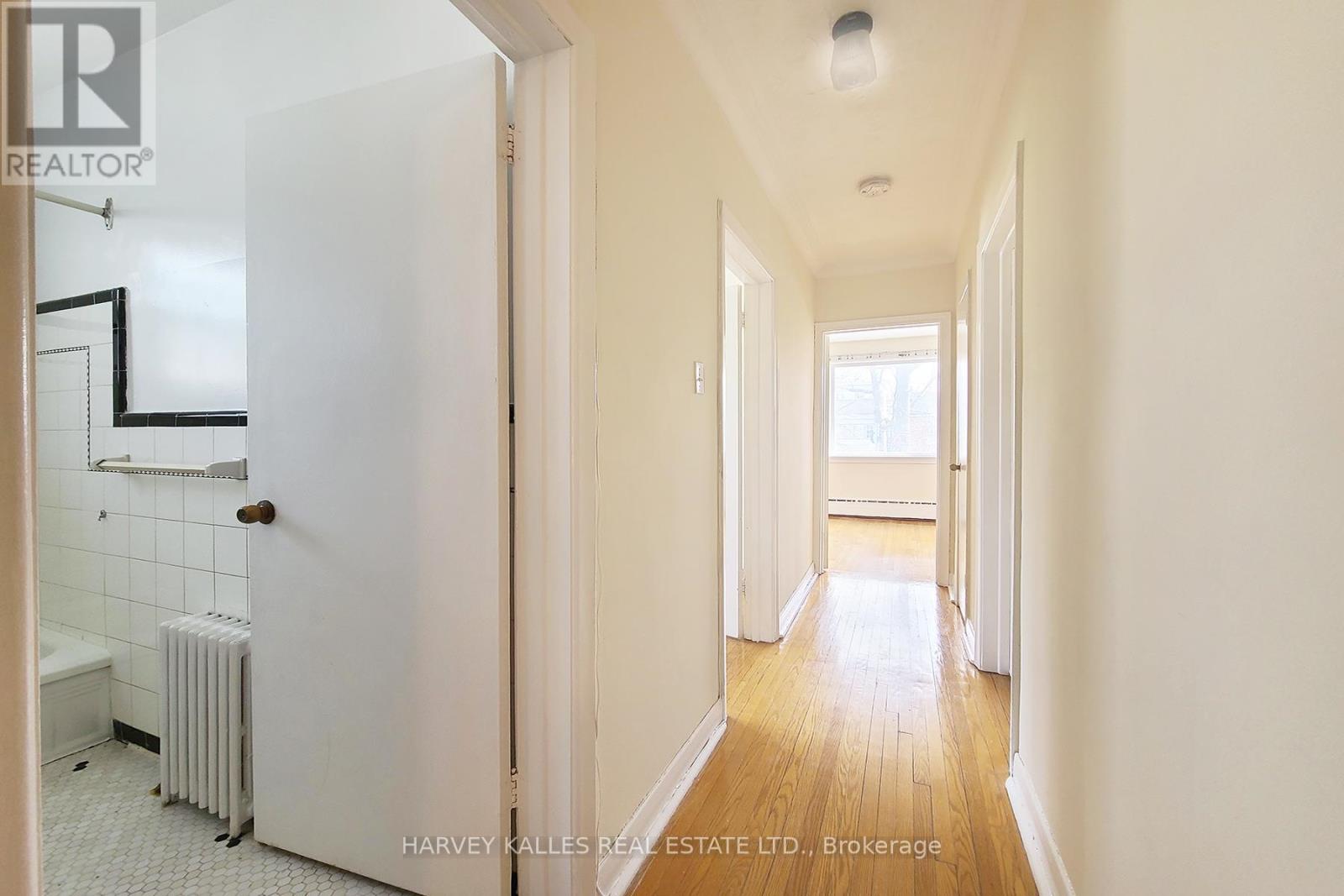 103 & 105 Gilmour Avenue, Toronto, Ontario  M6P 3B2 - Photo 11 - W13504478