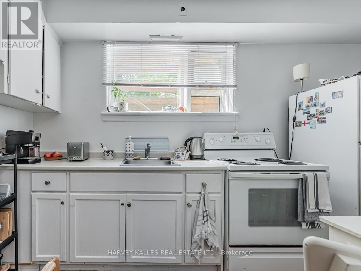 103 & 105 Gilmour Avenue, Toronto, Ontario  M6P 3B2 - Photo 29 - W13504478