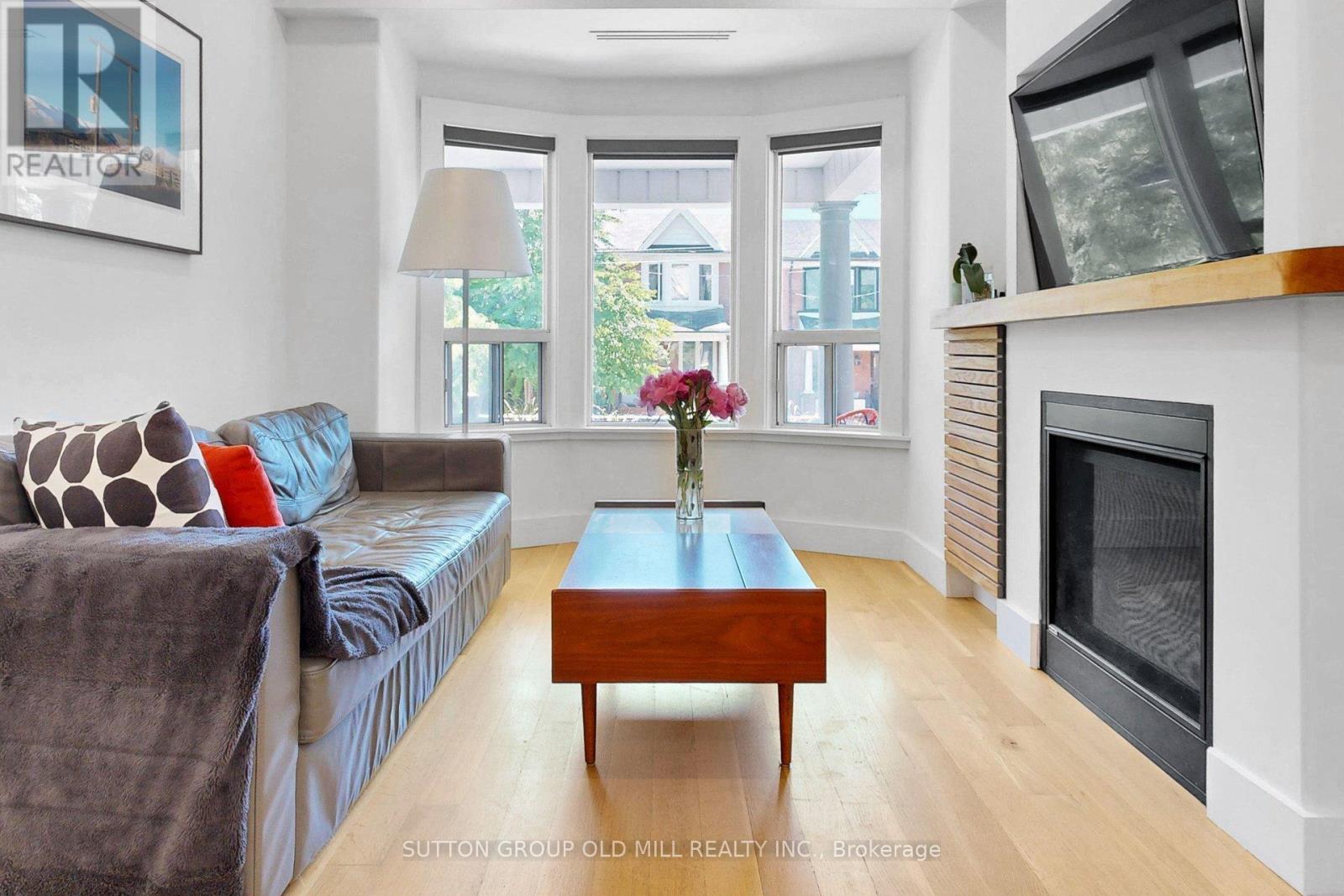 90 Fermanagh Avenue, Toronto, Ontario  M6R 1M2 - Photo 11 - W13504504