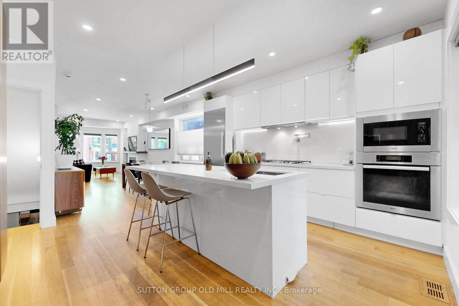 90 Fermanagh Avenue, Toronto, Ontario  M6R 1M2 - Photo 19 - W13504504