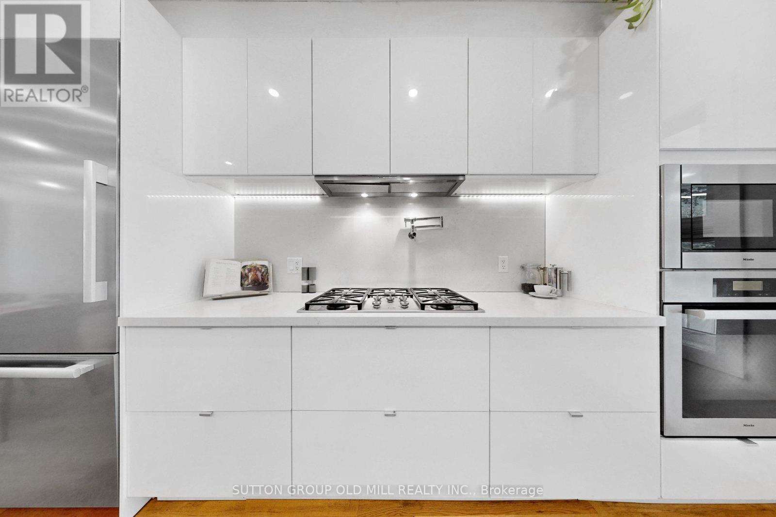 90 Fermanagh Avenue, Toronto, Ontario  M6R 1M2 - Photo 20 - W13504504